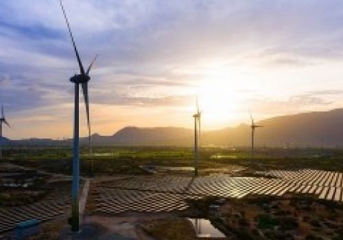 Ban hành khung giá phát điện nhà máy điện gió, mặt trời chuyển tiếp